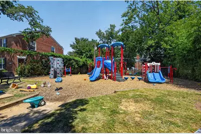 1527 Woodbine Street, Alexandria, VA 22302 - Photo 22