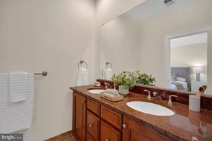 1722 Potomac Greens Dr, Alexandria, VA 22314 - Photo 32