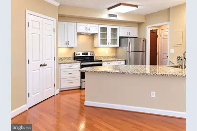 801 S Pitt Street #332, Alexandria, VA 22314 - Photo 2