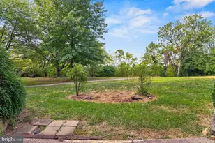 100 Roberts Ln, Alexandria, VA 22314 - Photo 14