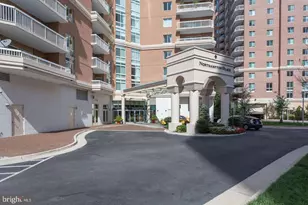 3101 N Hampton Dr, Alexandria, VA 22302 - Photo 2