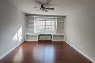 1726 W Abingdon Dr, Alexandria, VA 22314 - Photo 4