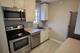 1726 W Abingdon Dr, Alexandria, VA 22314 - Photo 12