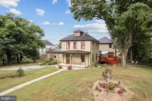 325 S Church St, Berryville, VA 22611 - Photo 1