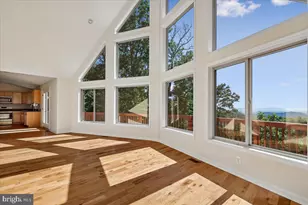 250 Lafayette Ln, Paris, VA 20130 - Photo 2