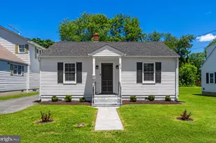 216 Walnut St, Berryville, VA 22611 - Photo 1