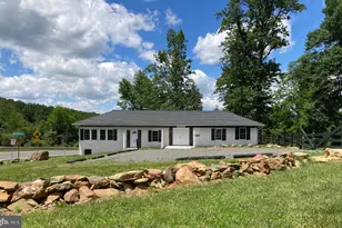 22540 Blue Ridge Mountain Rd, Paris, VA 20130 - Photo 2