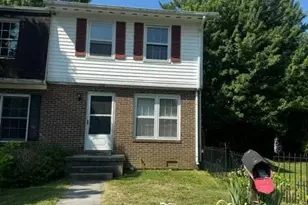 237 Cameron St, Berryville, VA 22611 - Photo 1