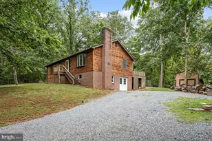 813 Leeds Manor Ln, Bluemont, VA 20135 - Photo 1