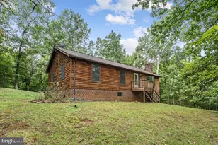 813 Leeds Manor Ln, Bluemont, VA 20135 - Photo 2