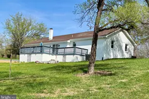 2502 Holly, Amissville, VA 20106 - Photo 2