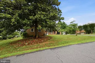 1138 Oaklawn Dr, Culpeper, VA 22701 - Photo 2