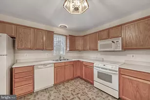 279 American Dr, Ruther Glen, VA 22546 - Photo 14