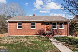 115 Oak Ridge St, Bowling Green, VA 22427 - Photo 1