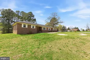 18246 White Pine Dr, Milford, VA 22514 - Photo 40