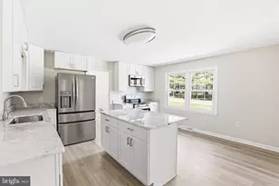 18246 White Pine Dr, Milford, VA 22514 - Photo 10