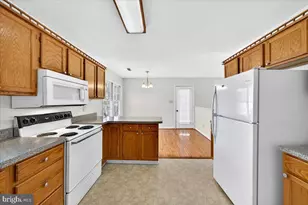 719 Lake Caroline Dr, Ruther Glen, VA 22546 - Photo 22