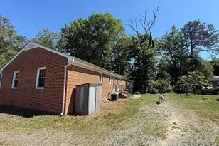 216 W Broaddus Ave, Bowling Green, VA 22427 - Photo 18