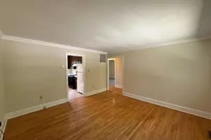 216 W Broaddus Ave, Bowling Green, VA 22427 - Photo 4