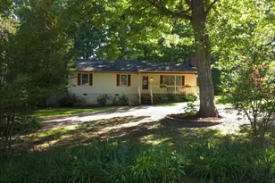 733 Canterbury Dr, Ruther Glen, VA 22546 - Photo 1