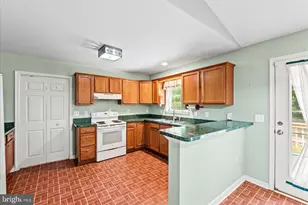 18084 Harding Dr, Bowling Green, VA 22427 - Photo 10