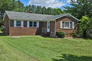 147 Chase St, Bowling Green, VA 22427 - Photo 2
