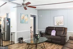 16064 Chester Ln, Bowling Green, VA 22427 - Photo 2