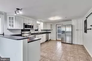 1131 Point Anne Dr, Hartfield, VA 23071 - Photo 4