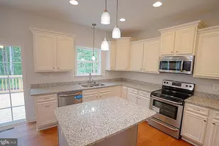 526 Monticello Cir, Locust Grove, VA 22508 - Photo 8