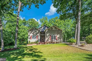 200 Monticello Cir, Locust Grove, VA 22508 - Photo 2