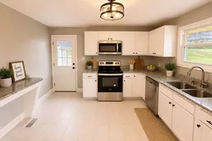 354 Berry St, Orange, VA 22960 - Photo 8