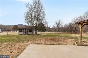 961 W Main St, Stanley, VA 22851 - Photo 8