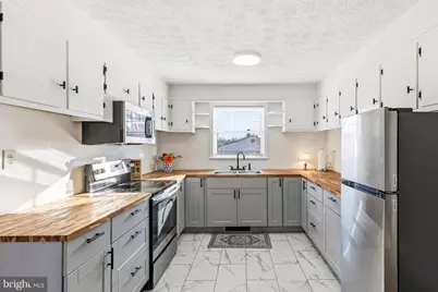 296 W Main Street, Stanley, VA 22851 - Photo 2