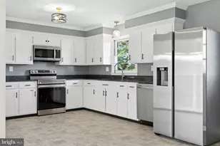 6 Charles St, Luray, VA 22835 - Photo 4