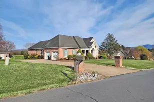 400 Beall Ave, Luray, VA 22835 - Photo 2