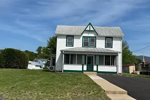 206 2nd St, Shenandoah, VA 22849 - Photo 2