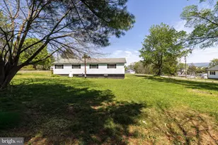 411 4th St, Luray, VA 22835 - Photo 2