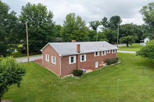 201 1st St, Luray, VA 22835 - Photo 2