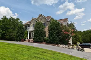 644 Beall Ave, Luray, VA 22835 - Photo 2