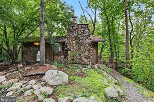 1272 Shipwreck Rd, Shenandoah, VA 22849 - Photo 2