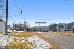701 S 2nd St, Shenandoah, VA 22849 - Photo 2