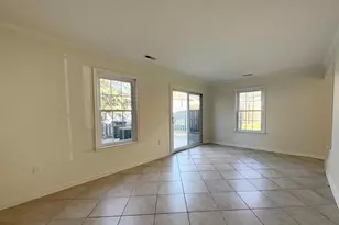 2856 Bowes Ln, Woodbridge, VA 22193 - Photo 4