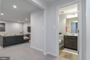 18245 Summit Pointe Dr, Triangle, VA 22172 - Photo 32