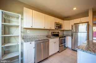 1412 Cottonwood Ct, Woodbridge, VA 22191 - Photo 6