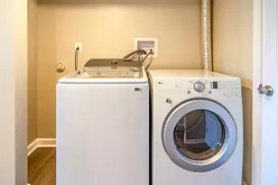 1412 Cottonwood Ct, Woodbridge, VA 22191 - Photo 38