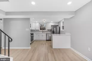 13814 Greenwood Dr, Woodbridge, VA 22193 - Photo 2