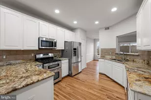 3764 Tonbridge Pl, Woodbridge, VA 22192 - Photo 2