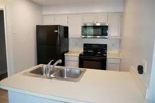 12129 Salemtown Dr, Woodbridge, VA 22192 - Photo 2