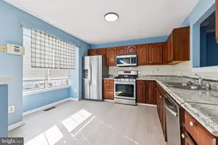 2740 Brier Pond Cir, Woodbridge, VA 22191 - Photo 4