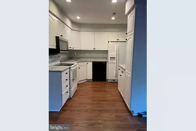 8048 Hilliard Drive, Manassas, VA 20109 - Photo 6